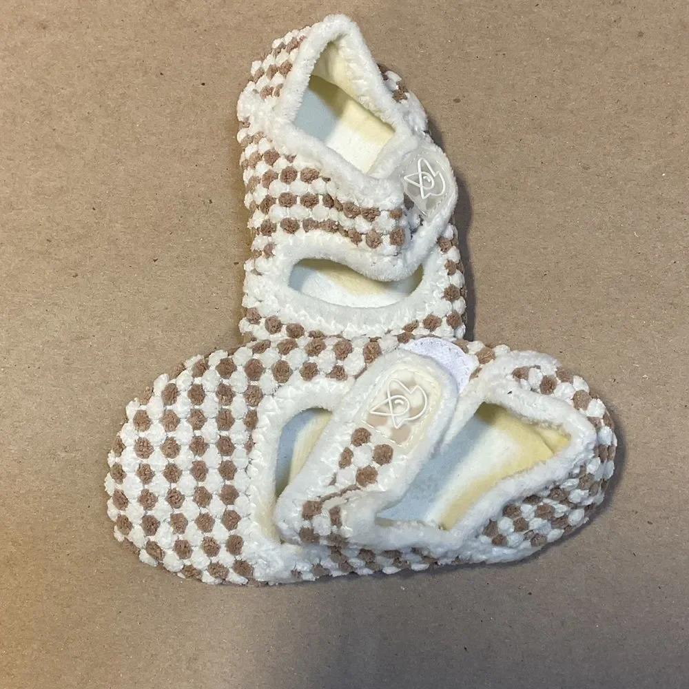 Adorable White and Beige Checkered Kids Slippers
